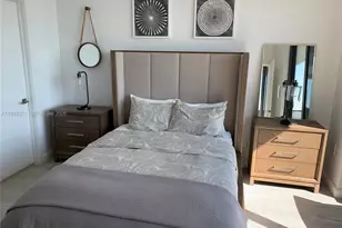 55 SW 9th St, Miami, FL 33130 - Photo 12