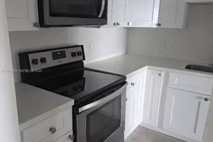 5050 NW 7th St, Miami, FL 33126 - Photo 12