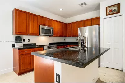 4816 NW 56th Ct, Tamarac, FL 33319 - Photo 10