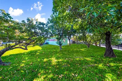 297 Eucalyptus Dr, Hialeah, FL 33010 - Photo 52