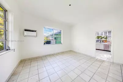 297 Eucalyptus Dr, Hialeah, FL 33010 - Photo 18