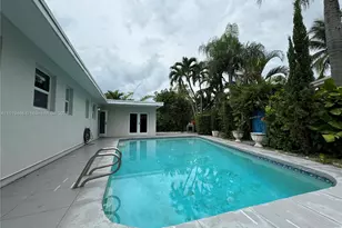 2075 S Hibiscus Dr, North Miami, FL 33181 - Photo 30
