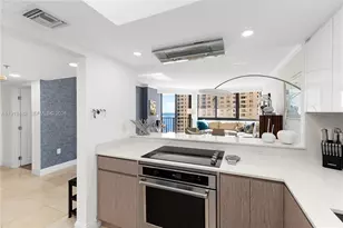 520 Brickell Key Dr, Miami, FL 33131 - Photo 10