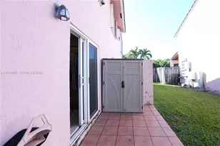 8041 Lake Dr, Doral, FL 33166 - Photo 20