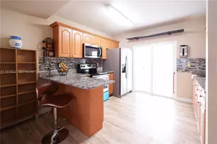 8041 Lake Dr, Doral, FL 33166 - Photo 8