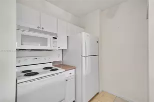 17125 N Bay Rd, Sunny Isles Beach, FL 33160 - Photo 6