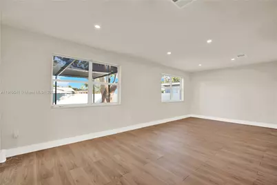 131 NE 18th St, Homestead, FL 33030 - Photo 14