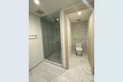 1000 Brickell Plz #3207, Miami, FL 33131 - Photo 16