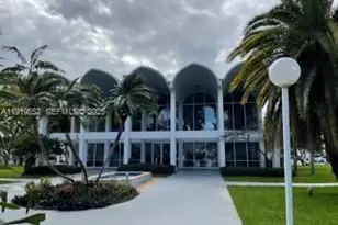 486 NW 165th St Rd, Miami, FL 33169 - Photo 4