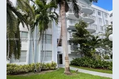 486 NW 165th St Rd #B-302, Miami, FL 33169 - Photo 2