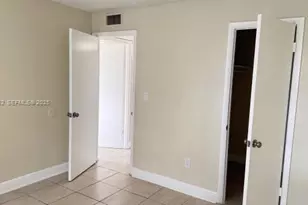 486 NW 165th St Rd, Miami, FL 33169 - Photo 18