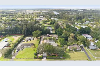 5601 SW 195th Ter, Southwest Ranches, FL 33332 - Photo 6