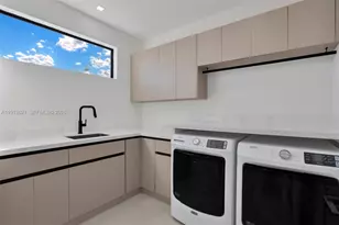 2324 SW 26th St, Miami, FL 33133 - Photo 12