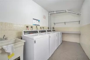 8901 NW 38th Dr, Coral Springs, FL 33065 - Photo 12