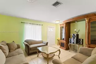 8107 SW 19th St, North Lauderdale, FL 33068 - Photo 6