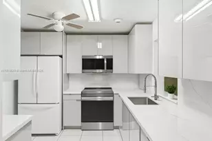 8107 SW 19th St, North Lauderdale, FL 33068 - Photo 16