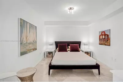 7600 Collins Ave #1012, Miami Beach, FL 33141 - Photo 24