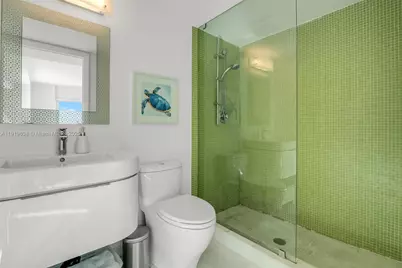 7600 Collins Ave #1012, Miami Beach, FL 33141 - Photo 20