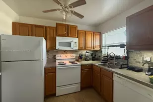 8220 Sunrise Lakes Blvd, Sunrise, FL 33322 - Photo 6