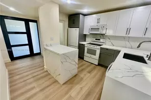 11279 NW 15th Ct, Pembroke Pines, FL 33026 - Photo 4