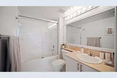 1155 Brickell Bay Dr #2203, Miami, FL 33131 - Photo 18