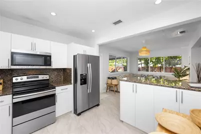 1331 NE 160th St, North Miami Beach, FL 33162 - Photo 14