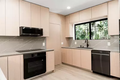 751 NE 80th St, Miami, FL 33138 - Photo 4