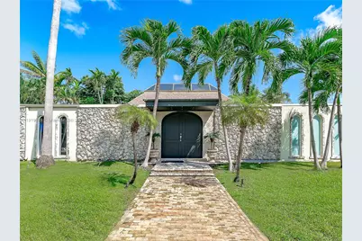 111 S Hibiscus Dr, Miami Beach, FL 33139 - Photo 24