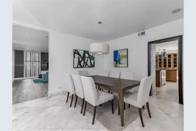 111 S Hibiscus Dr, Miami Beach, FL 33139 - Photo 14