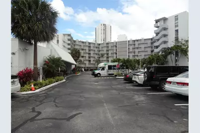 3401 N Country Club Dr #EI506, Aventura, FL 33180 - Photo 6