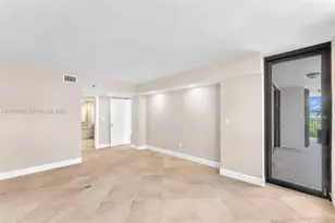 801 N Venetian Dr, Miami Beach, FL 33139 - Photo 28