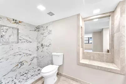 801 N Venetian Dr #208, Miami Beach, FL 33139 - Photo 34
