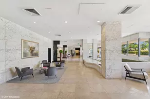 1000 W Island Blvd, Aventura, FL 33160 - Photo 12