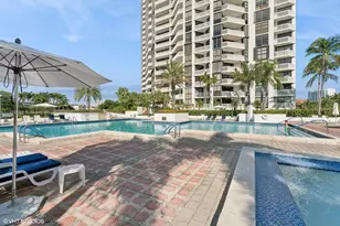 1000 W Island Blvd, Aventura, FL 33160 - Photo 32