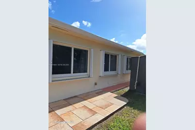 5803 NW 86th Ter, Tamarac, FL 33321 - Photo 8