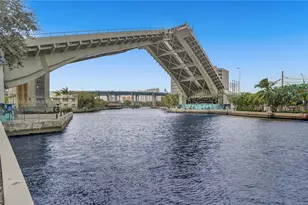 185 SW 7th St, Miami, FL 33130 - Photo 40