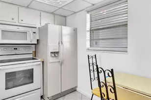 5102 NW 36th St, Lauderdale Lakes, FL 33319 - Photo 8