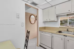 5102 NW 36th St, Lauderdale Lakes, FL 33319 - Photo 10