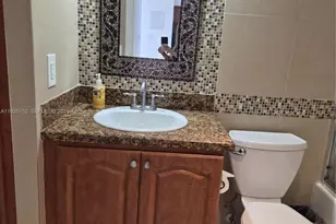 2910 Point E Dr, Aventura, FL 33160 - Photo 40