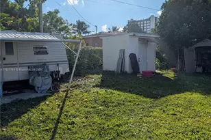 16931 NE 5th Ct, North Miami Beach, FL 33162 - Photo 4