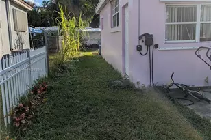 16931 NE 5th Ct, North Miami Beach, FL 33162 - Photo 2