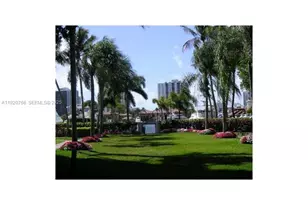 3600 Yacht Club Dr, Aventura, FL 33180 - Photo 10