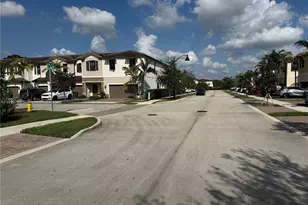 4725 Santa Cruz Way, Davie, FL 33314 - Photo 2