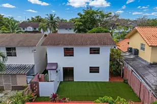 1281 W 42nd St, Hialeah, FL 33012 - Photo 46