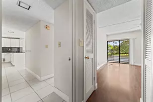 2311 S Cypress Bend Dr, Pompano Beach, FL 33069 - Photo 10