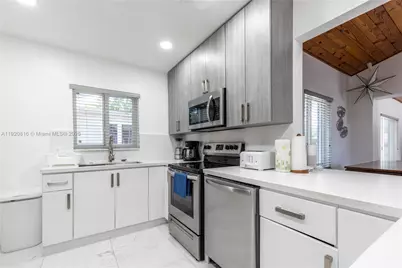 753 NE 81st St, Miami, FL 33138 - Photo 32