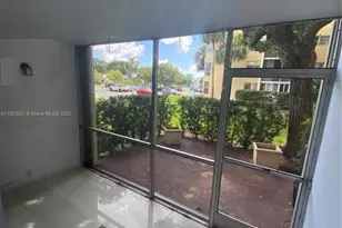 922 NE 199th St, Miami, FL 33179 - Photo 10