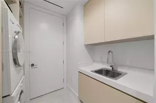 5775 Collins Ave, Miami Beach, FL 33140 - Photo 50