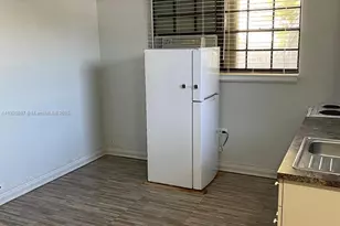 540 NE 180th Dr, North Miami Beach, FL 33162 - Photo 2