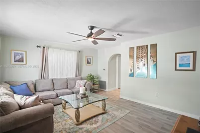 142 NW 10th Ct, Boynton Beach, FL 33426 - Photo 6